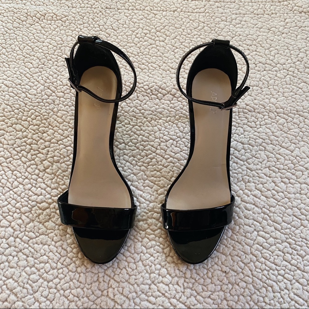 Apt. 9 Heels